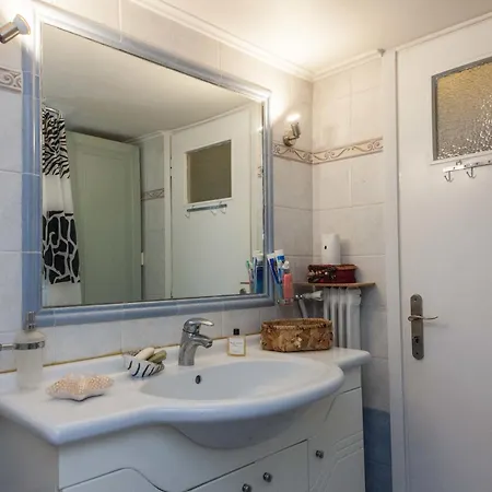 Apartment Urban Cosy 2 Bd Apt Near Metro With Balcony Athens