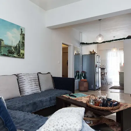 Apartment Urban Cosy 2 Bd Apt Near Metro With Balcony