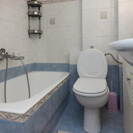 Apartment Urban Cosy 2 Bd Apt Near Metro With Balcony *