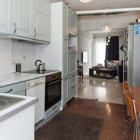 Apartment Urban Cosy 2 Bd Apt Near Metro With Balcony *